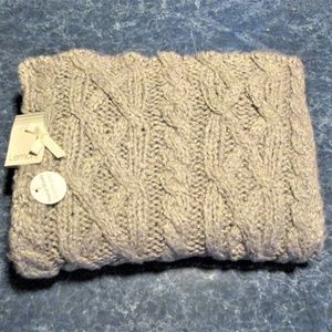 LEMON/ANEW LEGWEAR Hand Made Knit Scarf